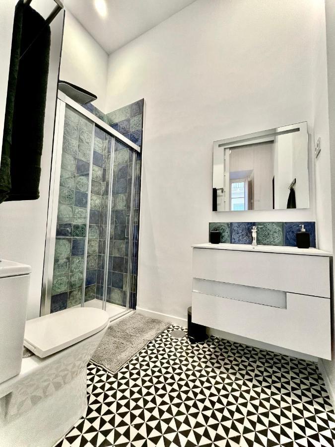 Puerta Azul 3 Bedroom Deluxe Apartment Малага Екстериор снимка