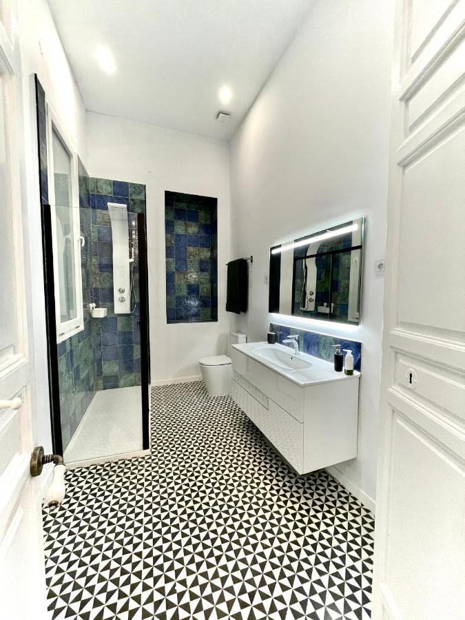 Puerta Azul 3 Bedroom Deluxe Apartment Малага Екстериор снимка